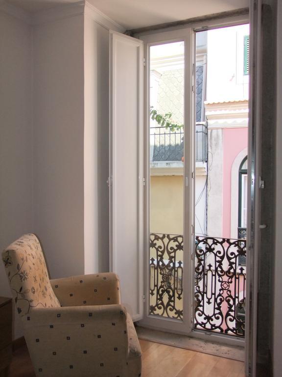 Lisboa Fado Bed & Breakfast - Santos الغرفة الصورة